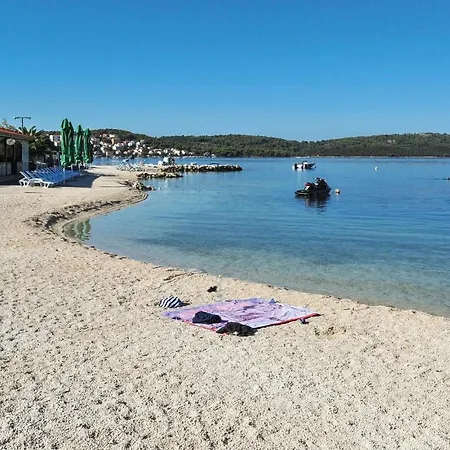 Gorgeous In Okrug Gornji With Wifi *