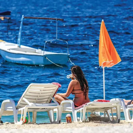 Gorgeous In Okrug Gornji With Wifi Dom wakacyjny Trogir