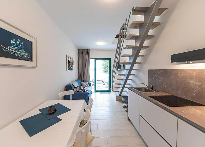 Gorgeous In Okrug Gornji With Wifi * Trogir