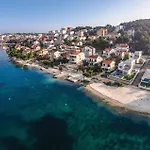 2 Bedroom Front In Okrug Gornji * Trogir
