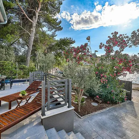 Gorgeous In Okrug Gornji With Wifi Ferienhaus *