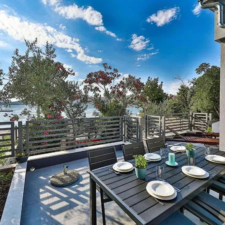 Gorgeous In Okrug Gornji With Wifi Holiday home
