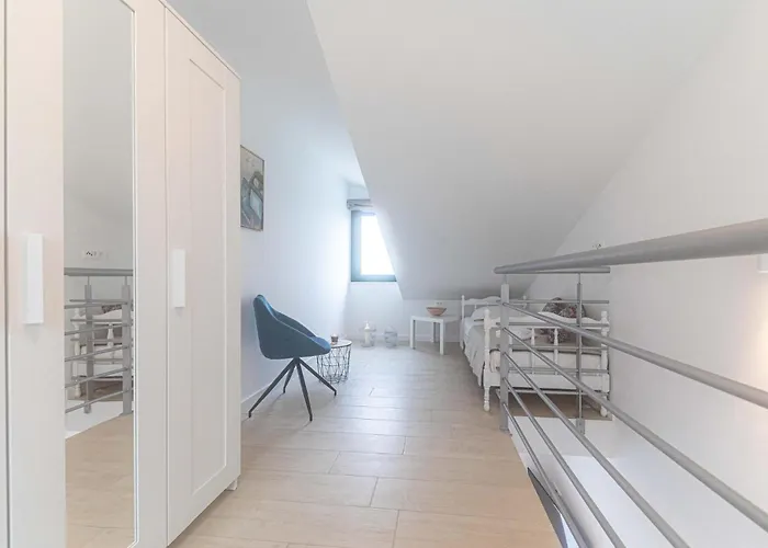 Gorgeous In Okrug Gornji With Wifi Dom wakacyjny